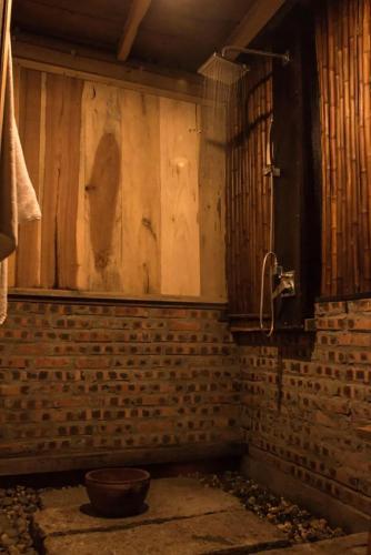 bathroom-stand-shower-shared