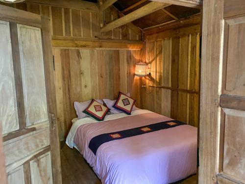 bedroom-balcony-room